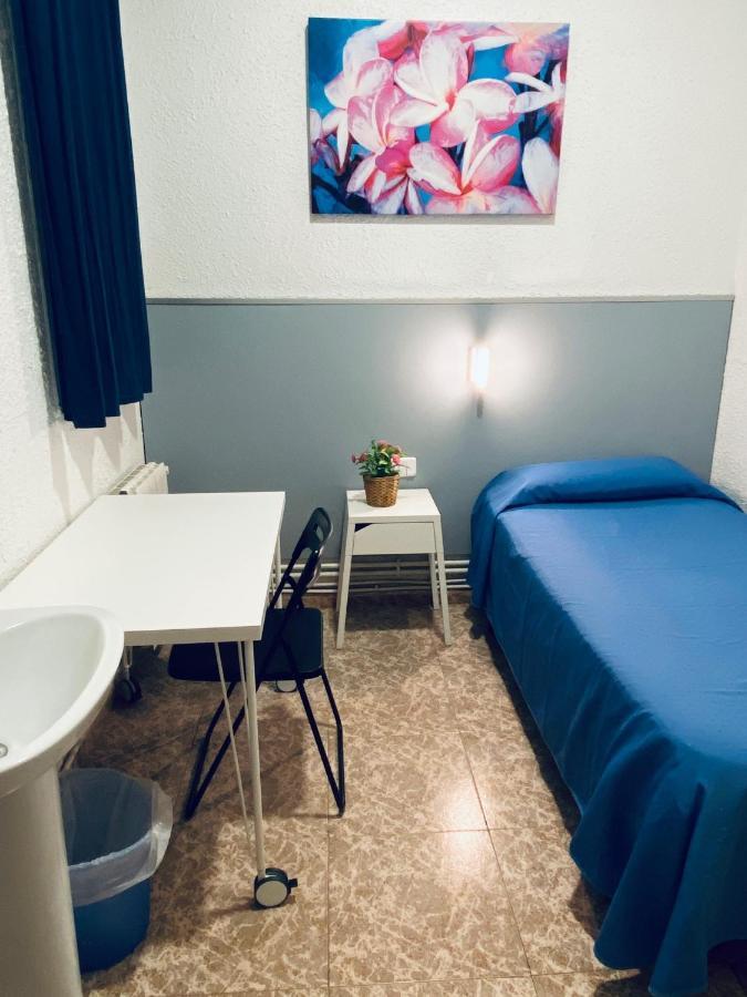 Hostal Carlos III El Prat de Llobregat Eksteriør billede