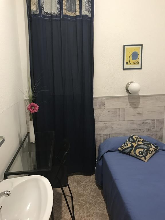 Hostal Carlos III El Prat de Llobregat Eksteriør billede